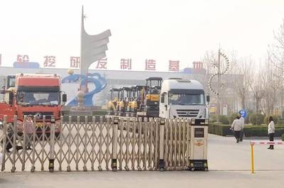 恒特挖掘機(jī)再發(fā)15臺(tái)微型挖掘機(jī)交付客戶(hù)